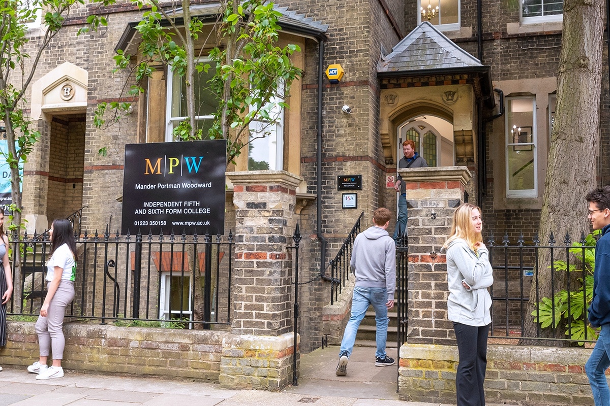 英國大學 Foundation One to Many 課程 UCAS 申請