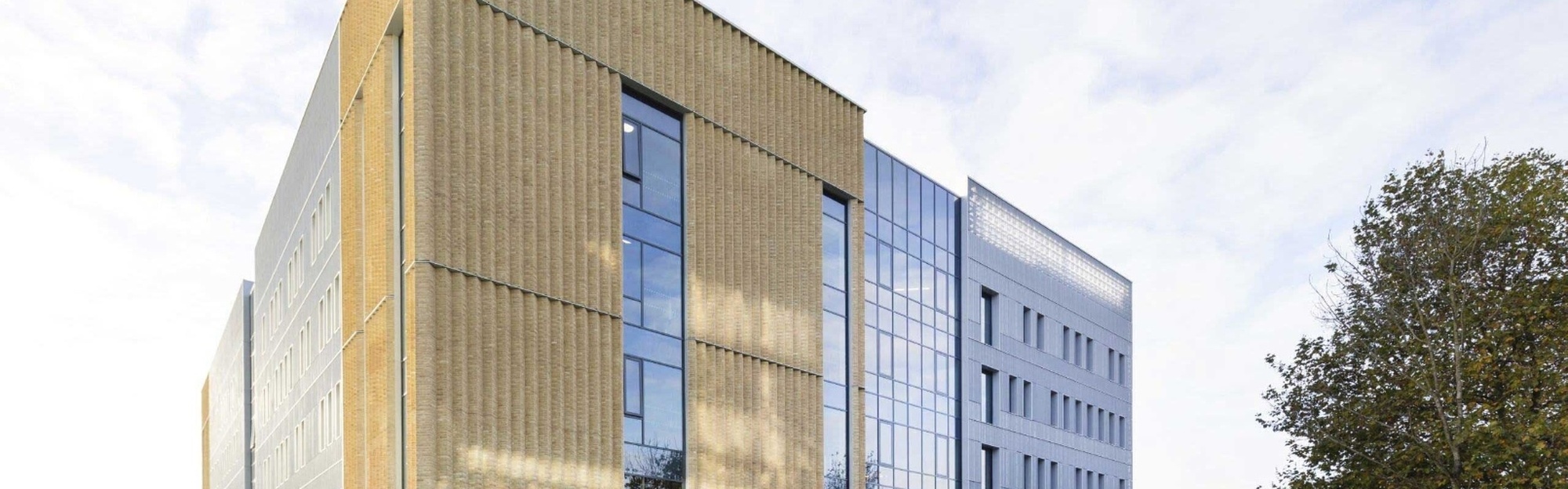 英國大學 University of Hertfordshire 校園外觀